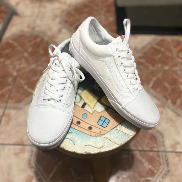 WHITE VANS - Picture 3 of 3